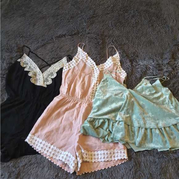 XS Romper & Velvet Peplum Tank Lot - Picture 2 of 16